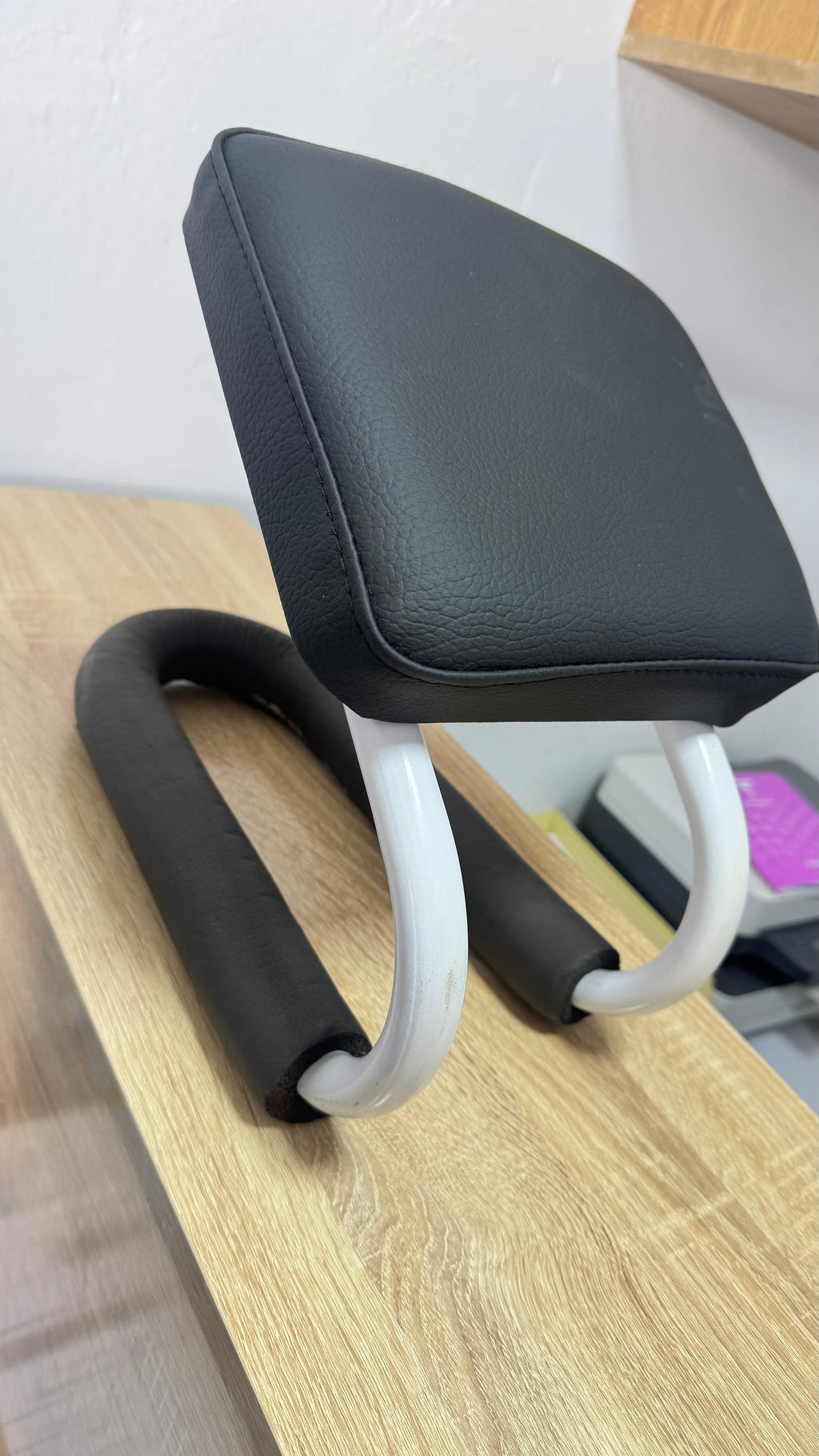 كرسي الصلاة في المسجد